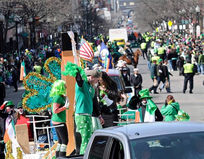 Subdued St. Patrick's Day Parade goes on during pandemic at crack of dawn